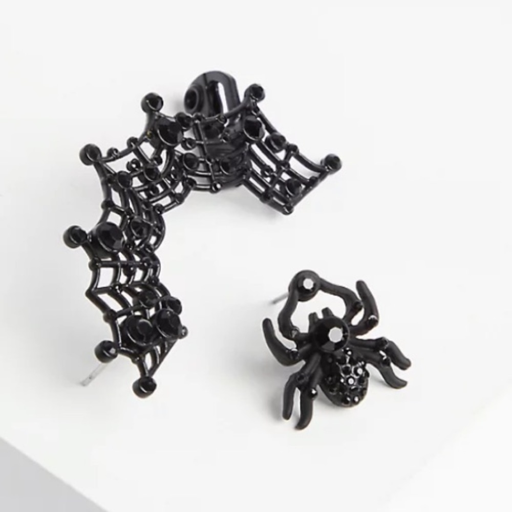FREE WITH $100 PURCHASE TORRID NWT WEB AND STUD EAR CUFF